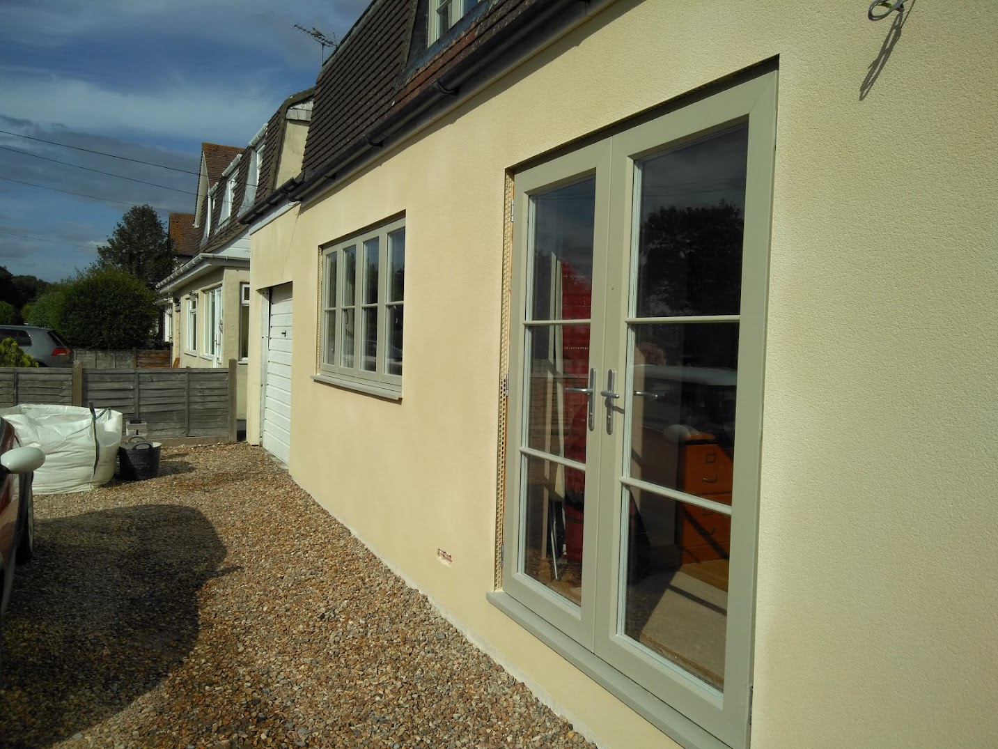 K-rend in Champagne colour.